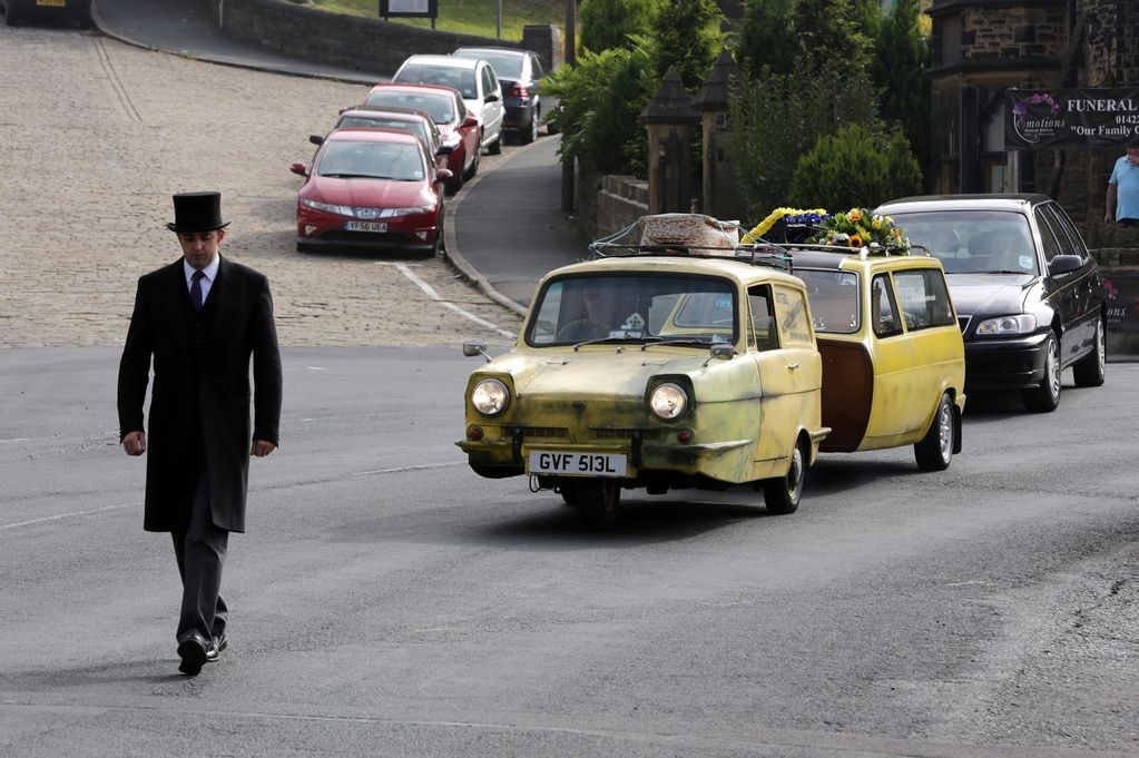 Only Fools and Horses Del Boy Reliant van hearse